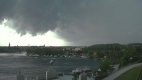 Rajd Polski rozpoczął się od wielkich grzmotów. Ulewa i grad nad Mikołajkami (WIDEO)