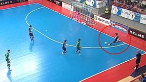 #dziejesiewsporcie: fenomenalny gol w futsalu. Lob spod własnej bramki!