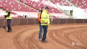 Układanie toru żużlowego na PGE Narodowym. Już w sobotę Orlen FIM SGP of Poland - Warsaw!