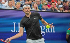 Polsat Sport 2 HD Tenis: Turniej ATP w Londynie - mecz 1. rundy gry pojedynczej