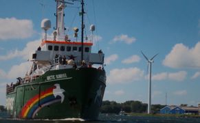 BBC Brit HD Po cienkim lodzie: Putin kontra Greenpeace