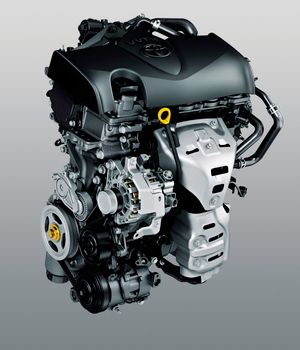 Zaskakująco duży silnik małej Toyoty Yaris - jednostka 1.5 o mocy 111 KM.