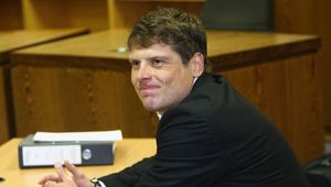 Bezczelnie latami oszukiwał wszystkich. Dziś jest celebrytą