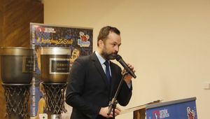 Odszedł po wielu latach. Teraz Karasiński mówi dlaczego