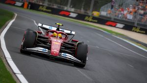 Zmarnowana szansa Ferrari. Hamilton krytykuje strategię zespołu