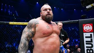 Brutalnie rozprawił się z Pudzianowskim. I takie słowa po walce