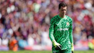 FC Barcelona bez planu B. Wszyscy czekają na Szczęsnego