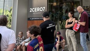 Przyjechali do Barcelony na mecz. Polak ujawnia, co się dzieje pod lokalem wyborczym