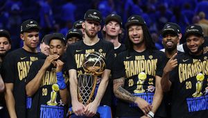 Jest mistrzem NBA, dali mu fortunę