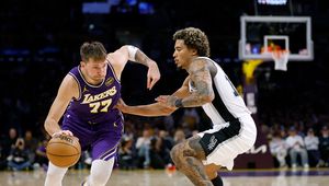 Polak wrócił w świetnym stylu. Jeremy Sochan rozpoczął nowy sezon NBA