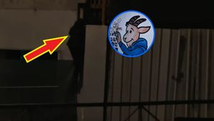 Zakradł się na stadion rywala Lecha. Oto, co po sobie zostawił