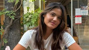 Kończy 23 lata. Mama z Chin, tata z Rumuni. Ma nietypową urodę