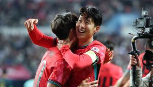 Pewne wygrane gospodarzy. Znany piłkarz pomógł swojej kadrze