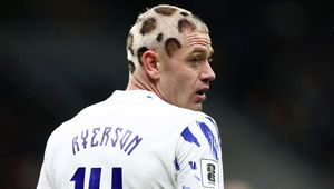 To nie jest fotomontaż. W takiej fryzurze zagrał w el. MŚ