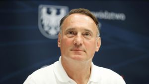 Nie może się nachwalić Urbana. I nagle takie słowa. "Wypada żałować"