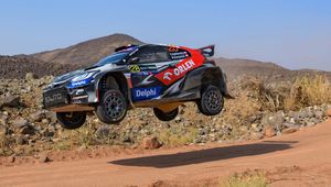 Kajetanowicz piąty w finale sezonu WRC. Pechowa przeprawa w Arabii Saudyjskiej