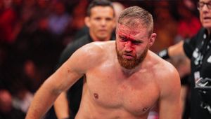 Zdecydowali sędziowie. Krew i nokdauny w walce Błachowicza w UFC