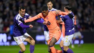 "Barcelona musiała się ubrudzić". Hiszpańskie media wprost o męczarniach Barcy