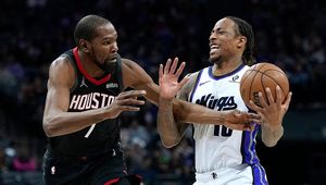 Problemy potęgi NBA. Rockets znów przegrali