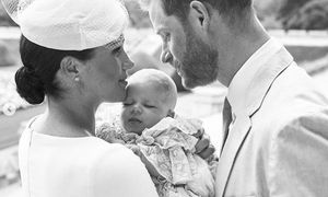 Meghan Markle i książę Harry pokazali zdjęcia z chrztu Archiego! (FOTO)