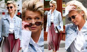 #TRENDY: Magda Mołek w plisowanej spódnicy