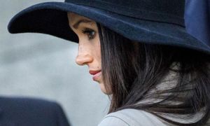 Ojciec Meghan Markle RZUCIŁ SŁUCHAWKĄ podczas rozmowy z Harrym. Meghan planuje podróż do Ameryki...