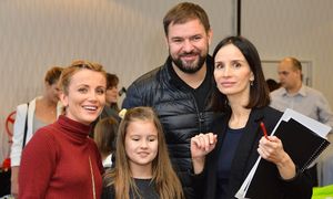 Tomasz Karolak tłumaczy, dlaczego wkręcił córkę do serialu. "Produkcja postanowiła wykorzystać naturalną więź, jaką mamy"