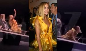 Jennifer Lopez prawie WYPADŁA Z BALKONU na premierze "Ślicznotek"! (WIDEO)
