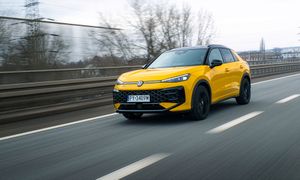 Nowy VW T roc w firmie koszty