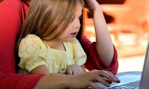 Jak chronić swoje dziecko w sieci? Internetowy poradnik dla rodziców
