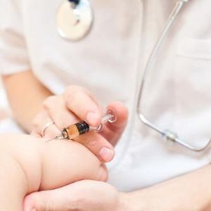 Dziecko umiera po podaniu 8 szczepionek. Jego mama poznaje całą prawdę dopiero po latach