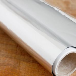 Jeżeli często używasz folii aluminiowej podczas gotowania, powinieneś jak najszybciej przestać!