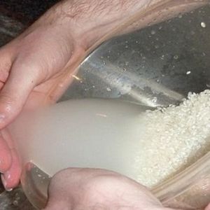 Sekretna maseczka z ryżu i mleka sprawi, że Twoja cera będzie wyglądała młodziej