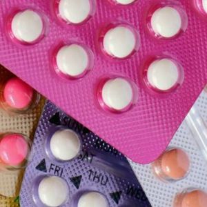 Popularny rodzaj antykoncepcji zwiększa ryzyko rozwoju raka piersi. Naukowcy ostrzegają!