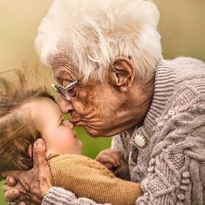 15 zdjęć, które dowodzą, że babcina miłość to jedno z najpiękniejszych uczuć na świecie
