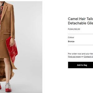 Kurtka od Burberry sprawi, że będziesz wyglądać jak homar. Kosztuje jedyne 14 tysięcy