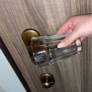 jak zadbać o swoje bezpieczeństwo w hotelu