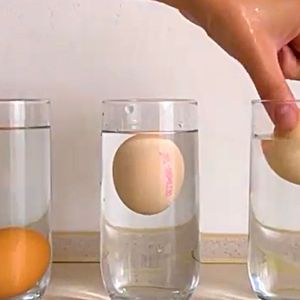 Jak sprawdzić, czy jajka są świeże? Oto prosty trik, aby się o tym dowiedzieć