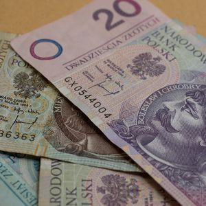 wymiana banknotów - stos banknotów pln