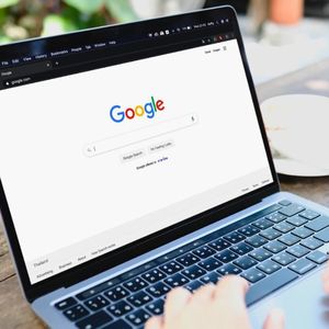 Tych haseł nie wpisuj w wyszukiwarkę Google. Możesz się nieźle naciąć