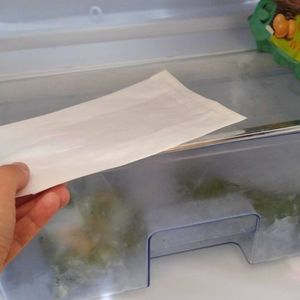 Połóż na wszystkich półkach w lodówce i zapomnij o ciągłym czyszczeniu