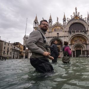 Wenecka rada została zalana kilka minut po odrzuceniu ustawy dotyczącej walki ze zmianami klimatu