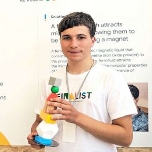 18-letni Fionn Ferreira opracował skuteczny sposób usuwania mikroplastiku z wody