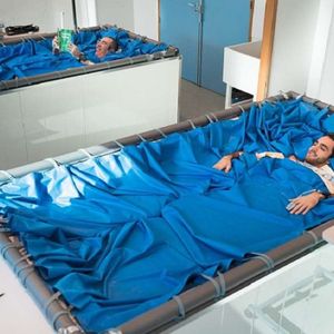 ESA szuka ochotników, którzy spędzą kilka dni na leżeniu w łóżku wodnym. Oczywiście w imię nauki