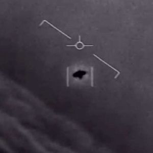 Pentagon oficjalnie odtajnił i opublikował trzy materiały filmowe o UFO