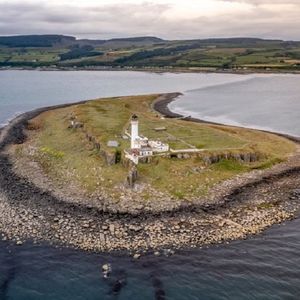 Szkocka wyspa została wystawiona na sprzedaż. Cena jest niższa od mieszkania w mieście