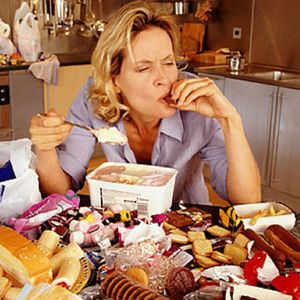 Dlaczego zdarza nam się kompulsywne objadanie się? Może to wyjaśniać nowa teoria świadomości