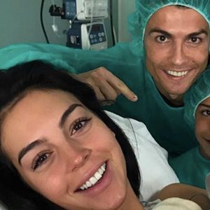 Ronaldo po raz kolejny w tym roku został tatą. Opublikował zdjęcie swojej nowo narodzonej córki