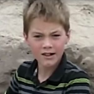11-latek kopał dziurę na plaży. W pewnym momencie zauważył w piasku ciało małej dziewczynki