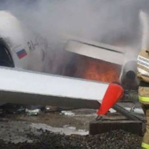 Przerażający wypadek samolotu w Rosji. Piloci zginęli na miejscu